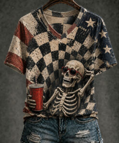 American Flag Skull V-Neck T-Shirt Grunge Patriotic Halloween Merch Gifts For Sister